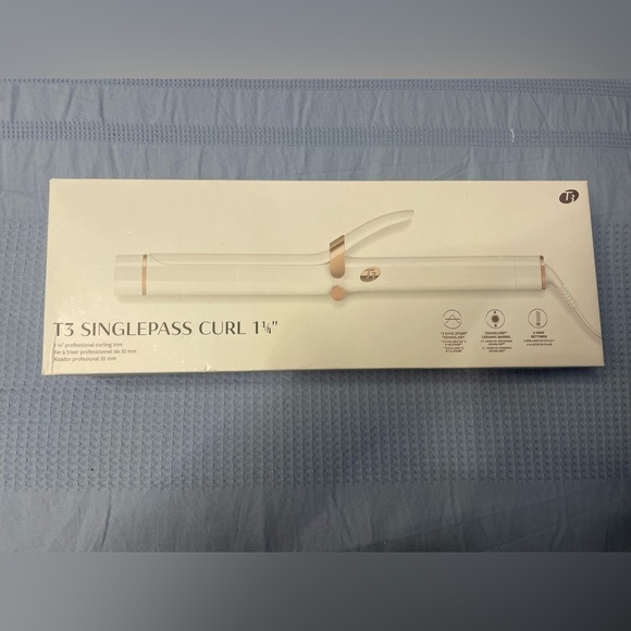 T3 singlepass  1 1/4 curling iron - Picture 3 of 3